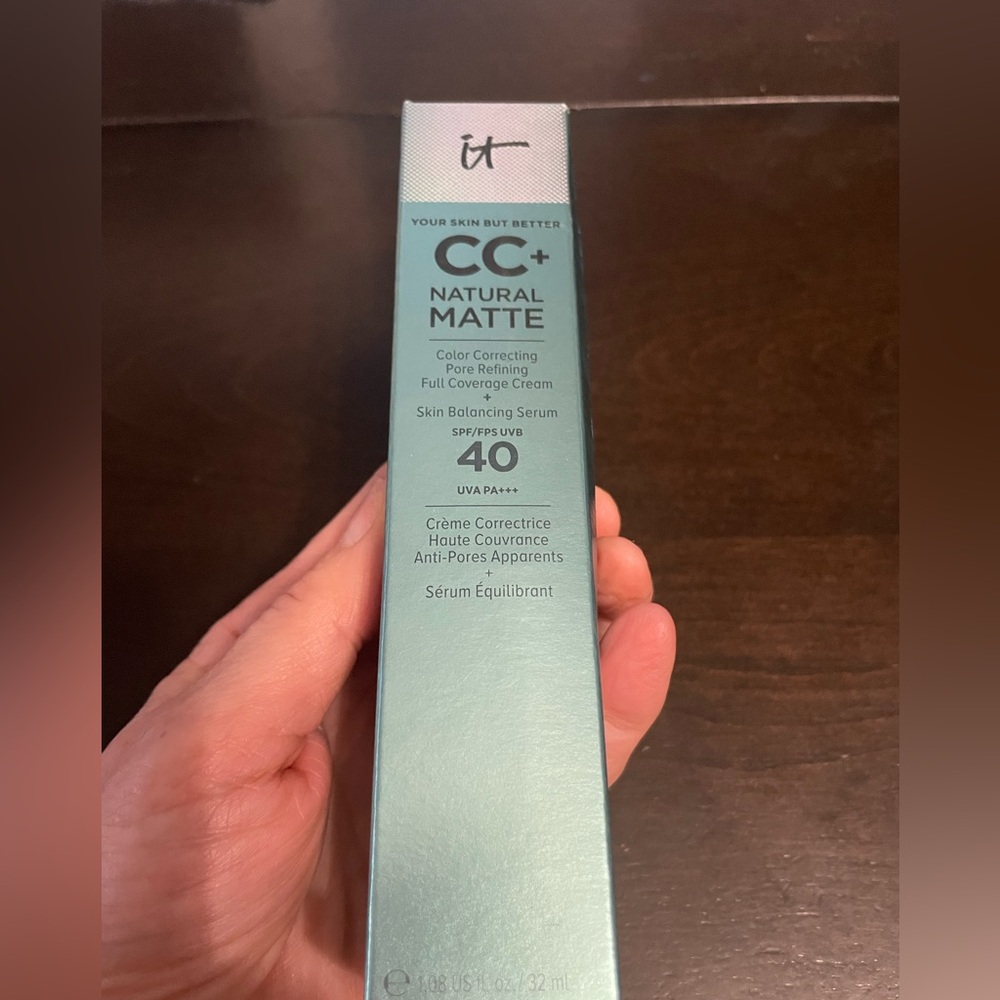 IT Cosmetics CC+ Natural Matte Color Correcting Cream in medium